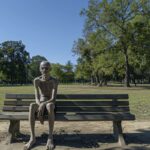 Agoraphobie : comprendre ses causes, symptômes et traitements pour surmonter cette anxiété